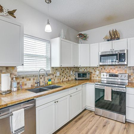 Beachfront Texas Retreat - 2 Decks, Patio And Views! Surfside Beach Luaran gambar