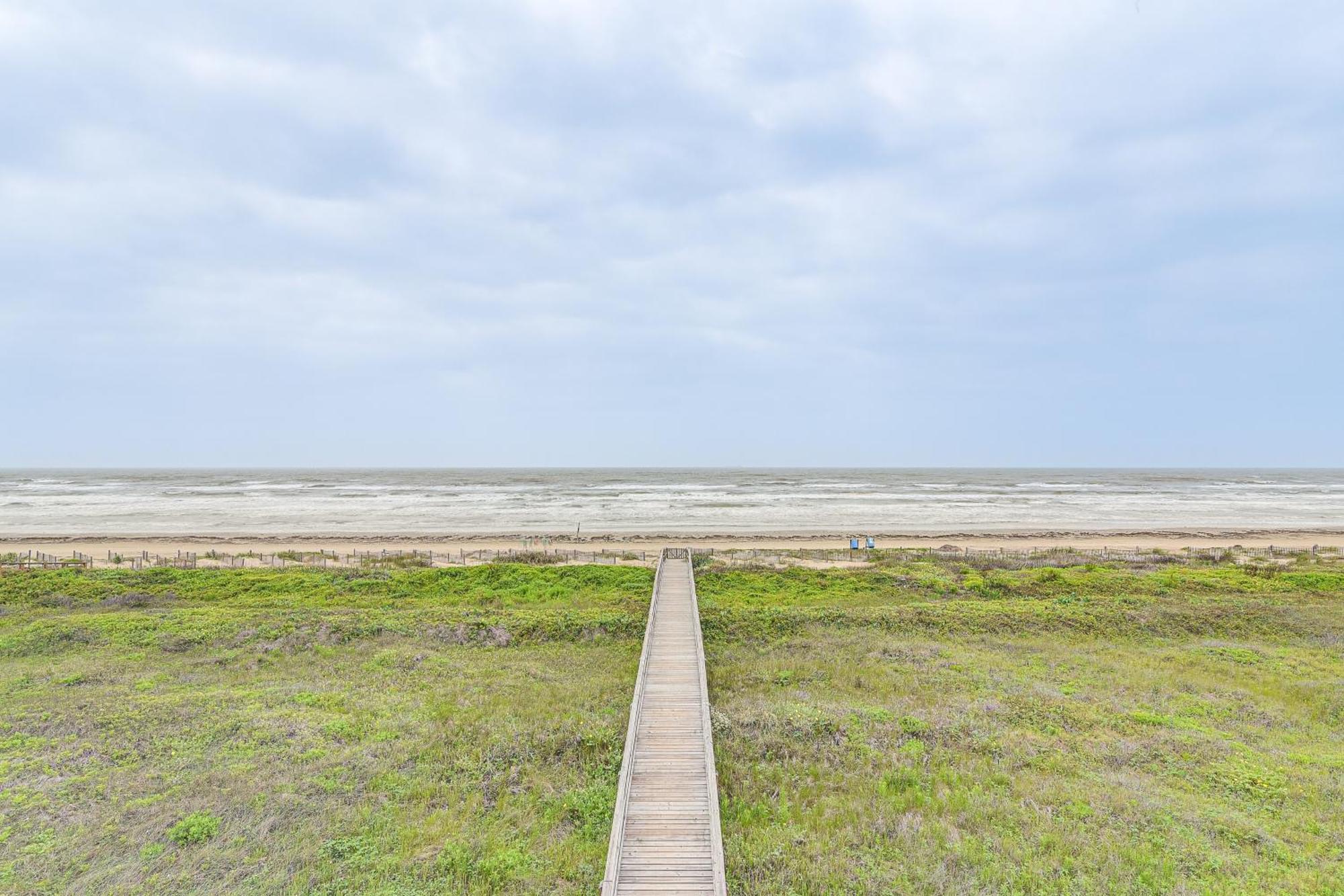 Beachfront Texas Retreat - 2 Decks, Patio And Views! Surfside Beach Luaran gambar