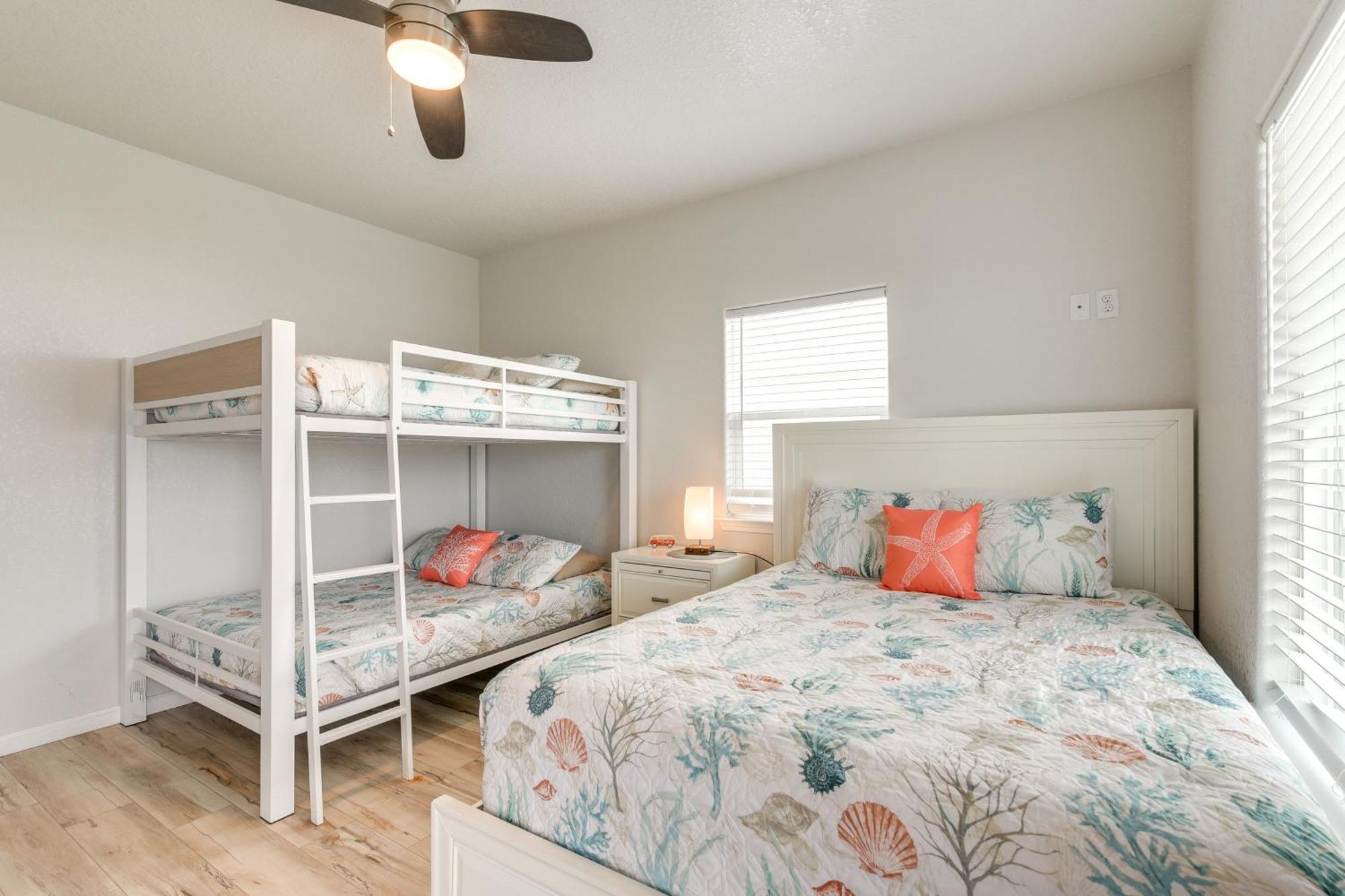 Beachfront Texas Retreat - 2 Decks, Patio And Views! Surfside Beach Luaran gambar