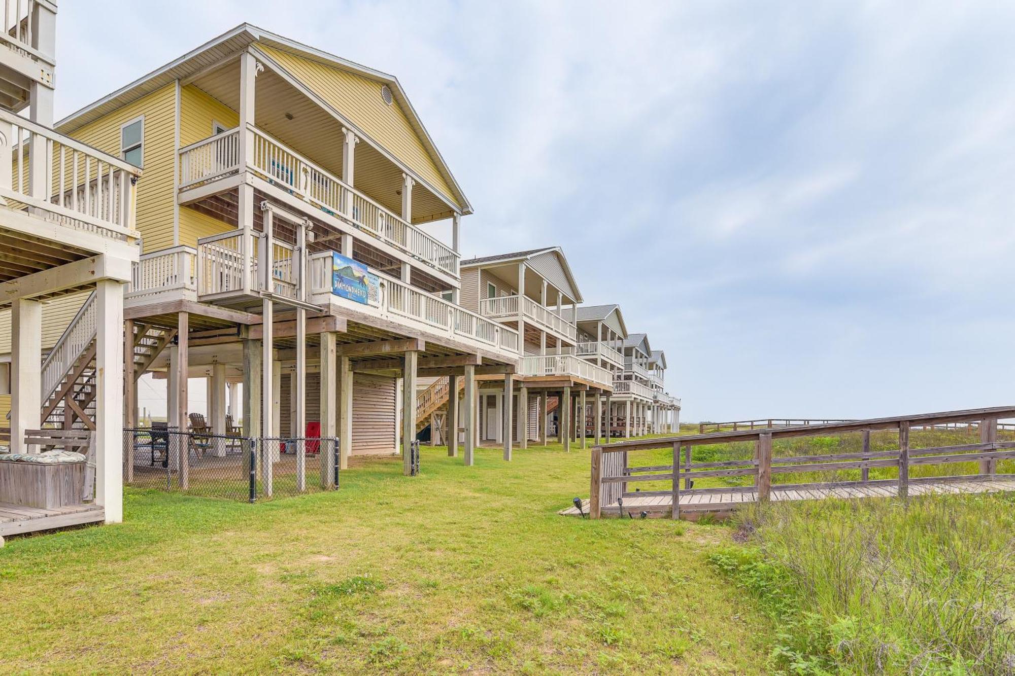 Beachfront Texas Retreat - 2 Decks, Patio And Views! Surfside Beach Luaran gambar