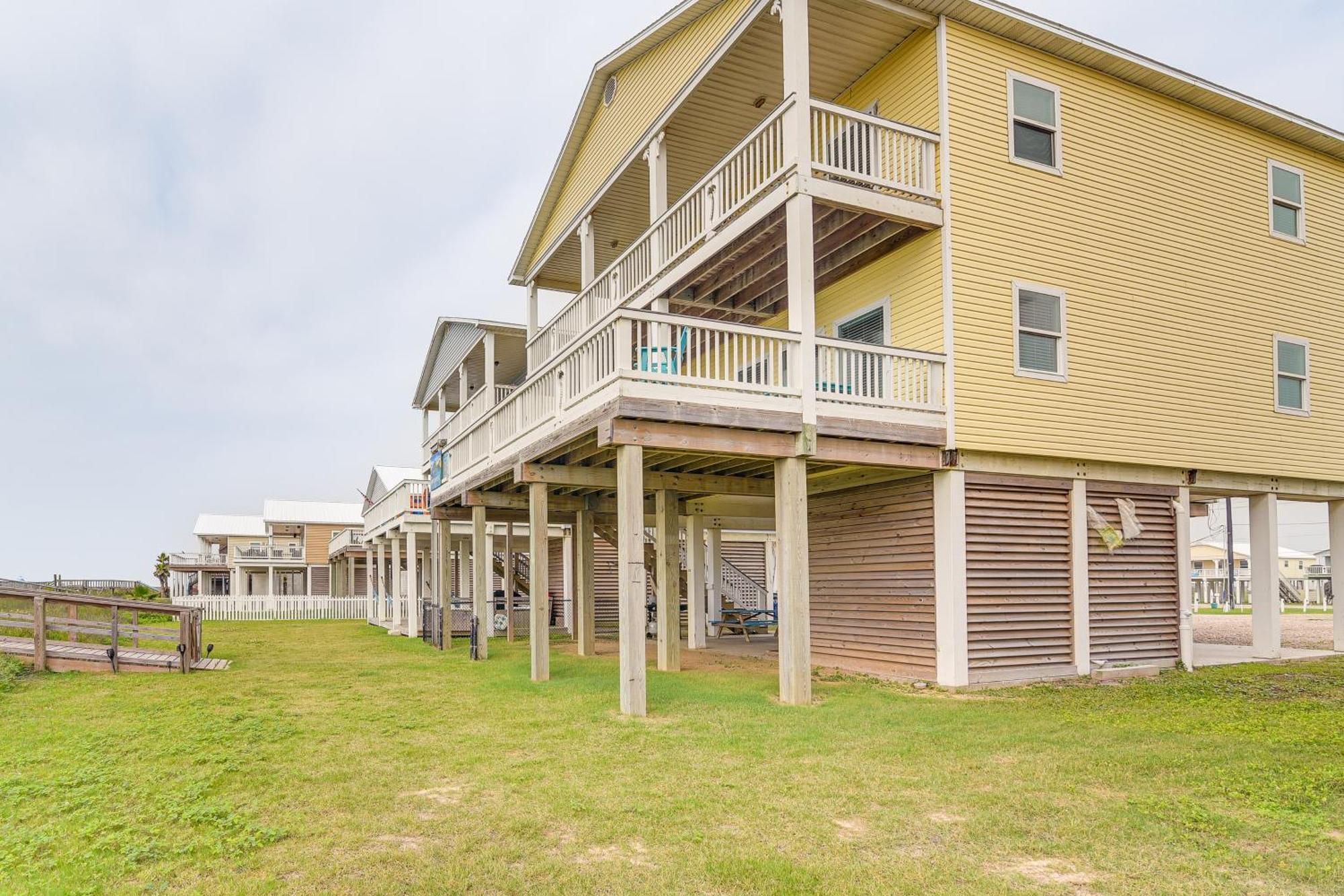 Beachfront Texas Retreat - 2 Decks, Patio And Views! Surfside Beach Luaran gambar